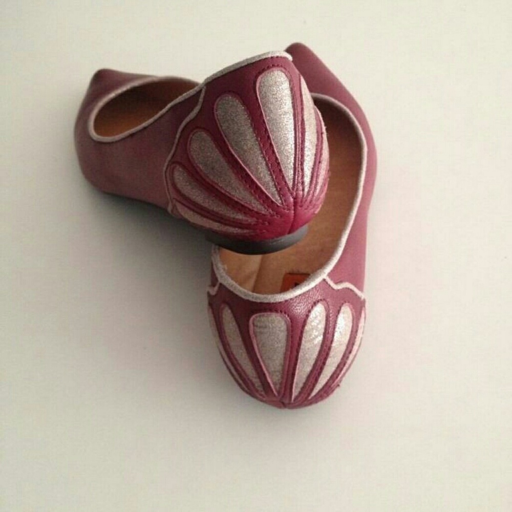 Miz Mooz flats
