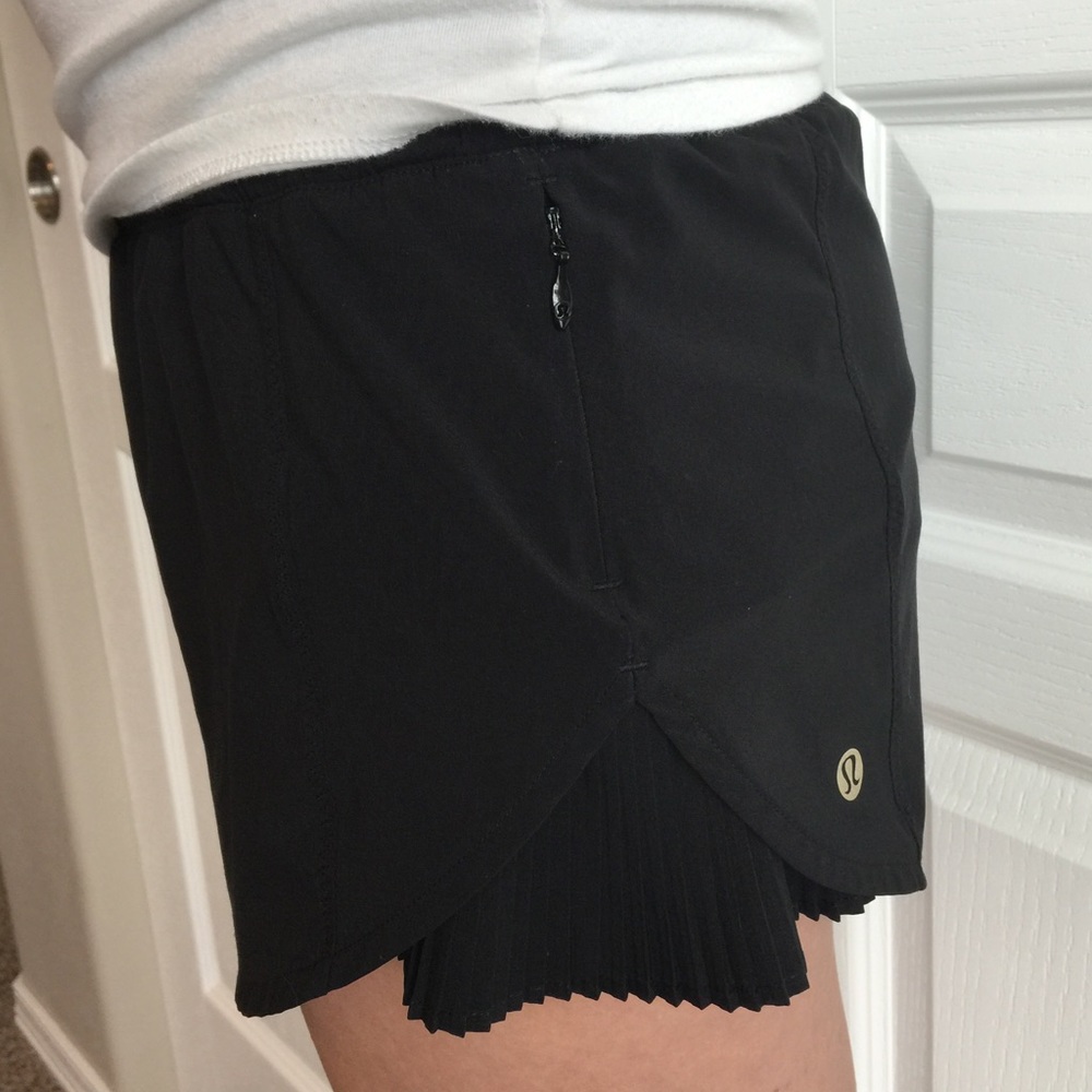 Lululemon Pleat to Street Shorts