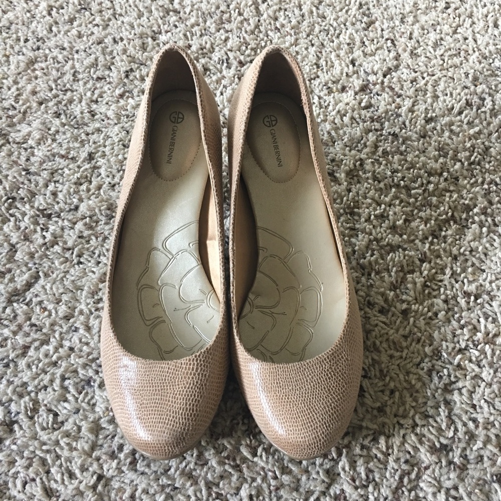 Giani Bernini nude pumps