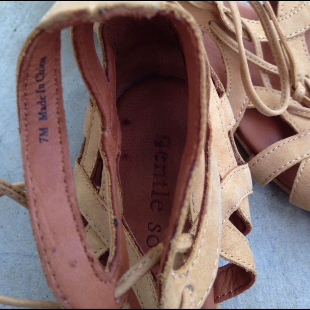 💸SOLD💸Gentle Souls tan suede gladiator sandals - Picture 5 of 7