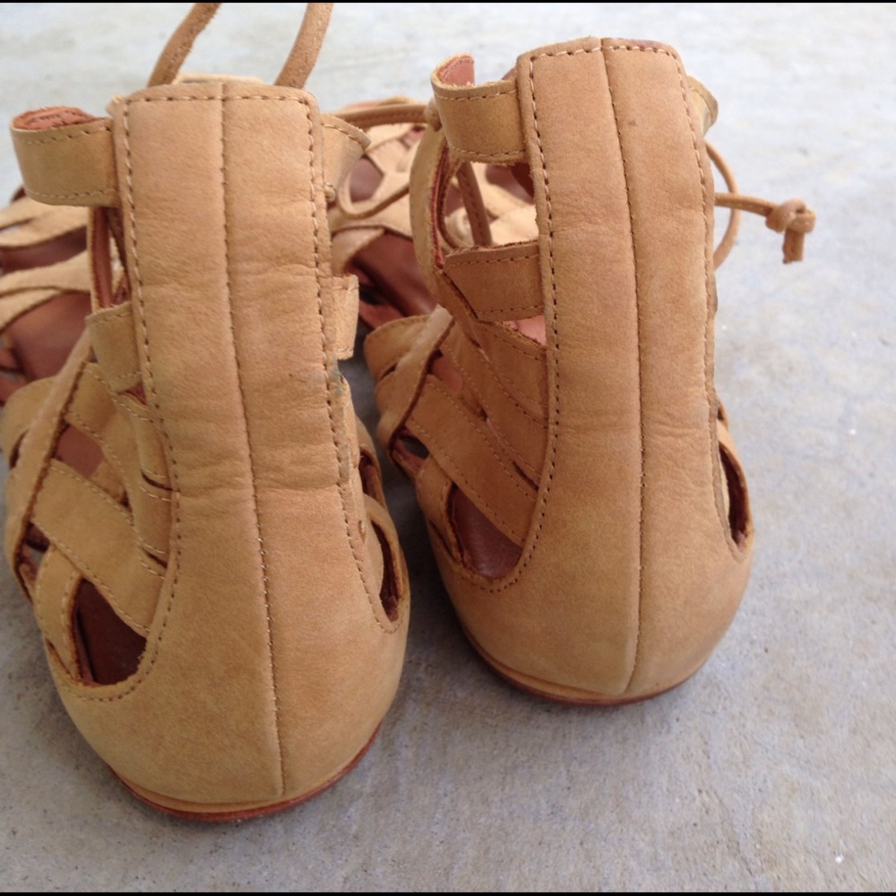 💸SOLD💸Gentle Souls tan suede gladiator sandals - Picture 6 of 7