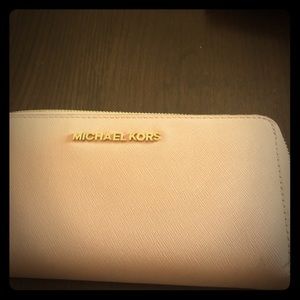 Michael Kors light pink wallet