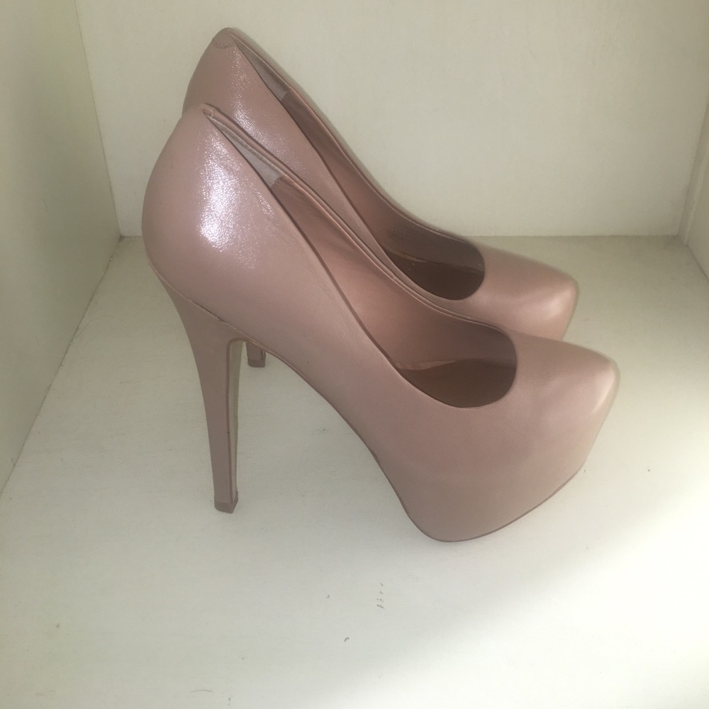 Steve Madden Blush Leather Platform Pumps
