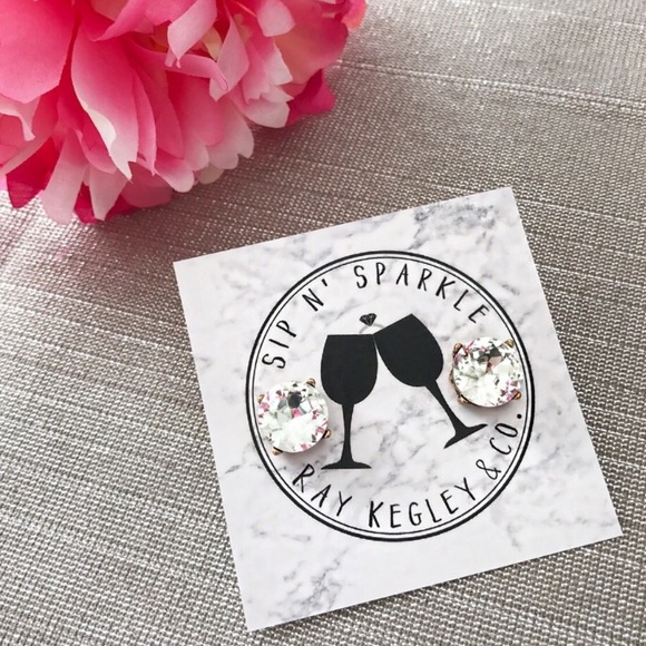 LAST 1 | Sparkling Gem Stud Earrings - Picture 2 of 3