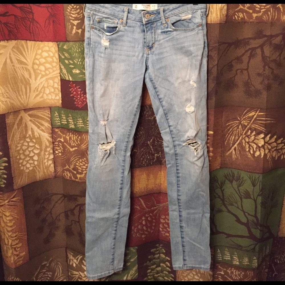 Destroyed Abercrombie & Fitch Skinny Jean