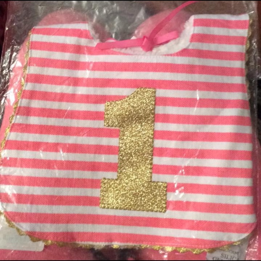1st Birthday bib never opened