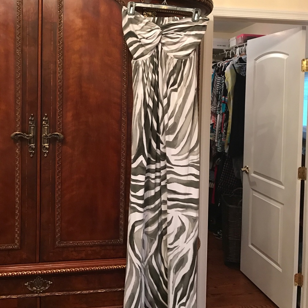 Dress - Picture 2 of 2