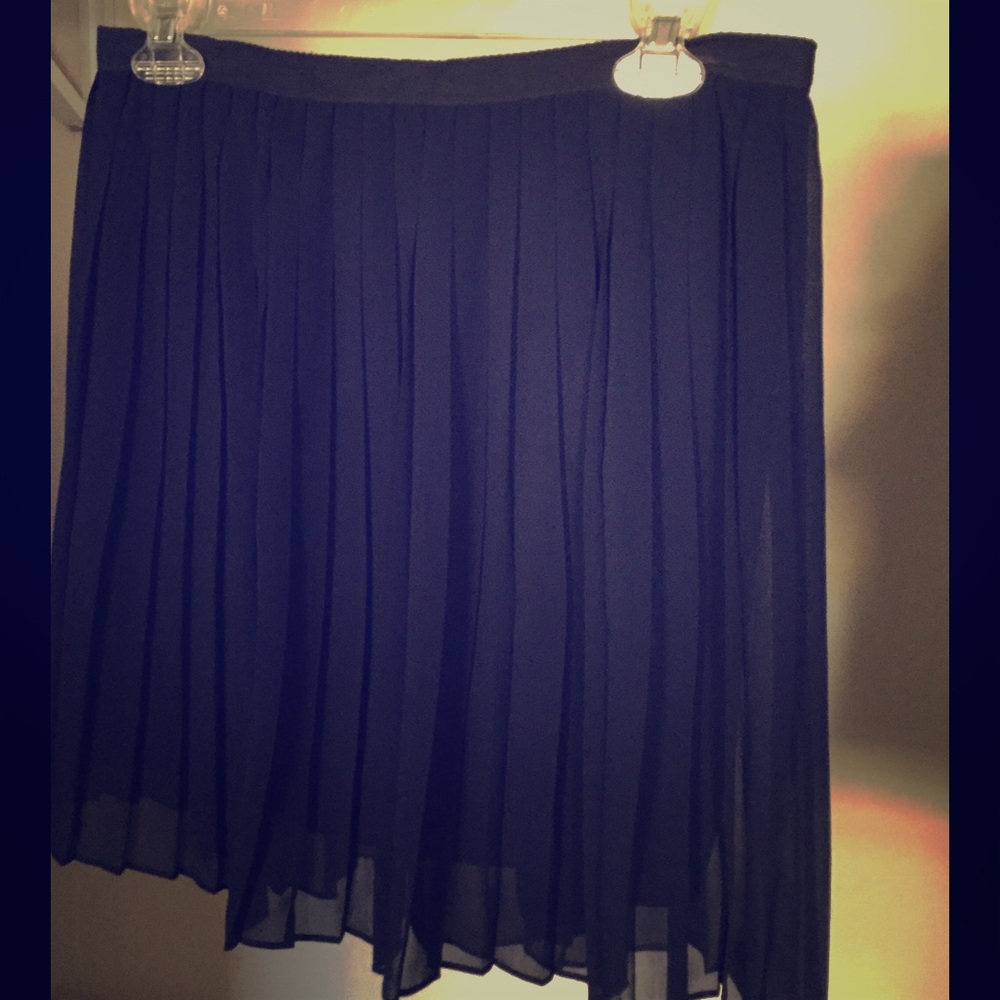 Pleated skirt