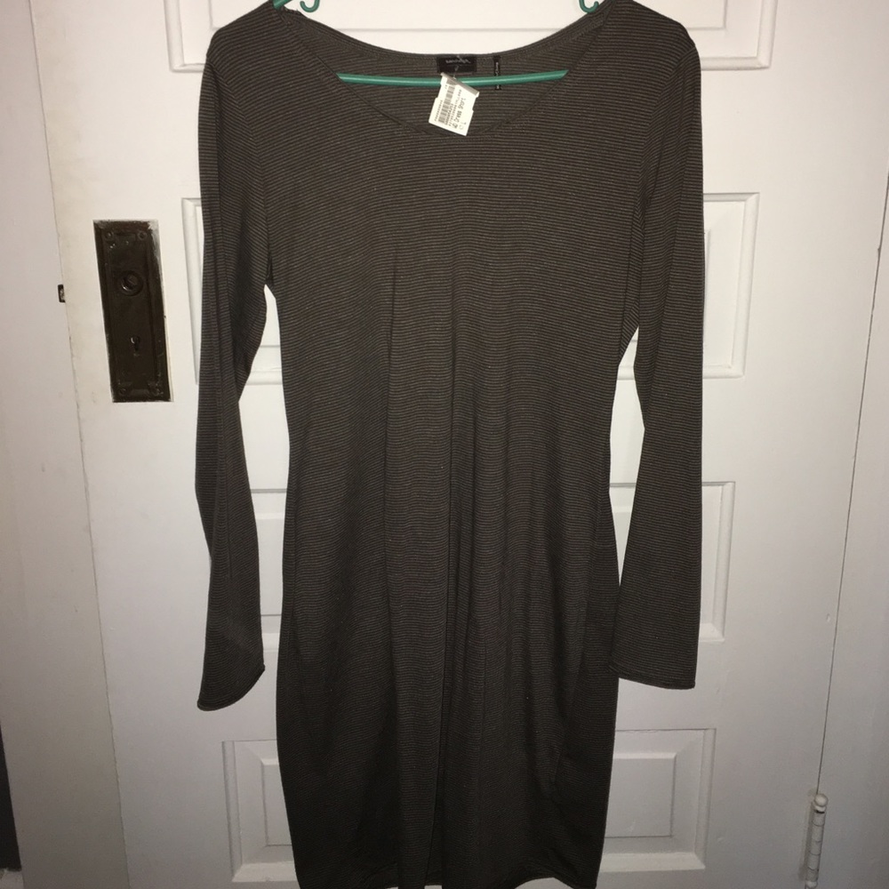 Tight-fitted "sandwhich" dress