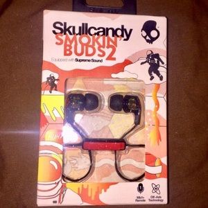 Headphones / Ear Buds