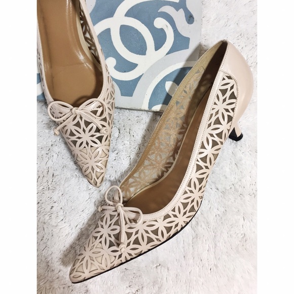 Stuart Weitzman Shoes - • Stuart Weitzman • Geometric Poco Pump