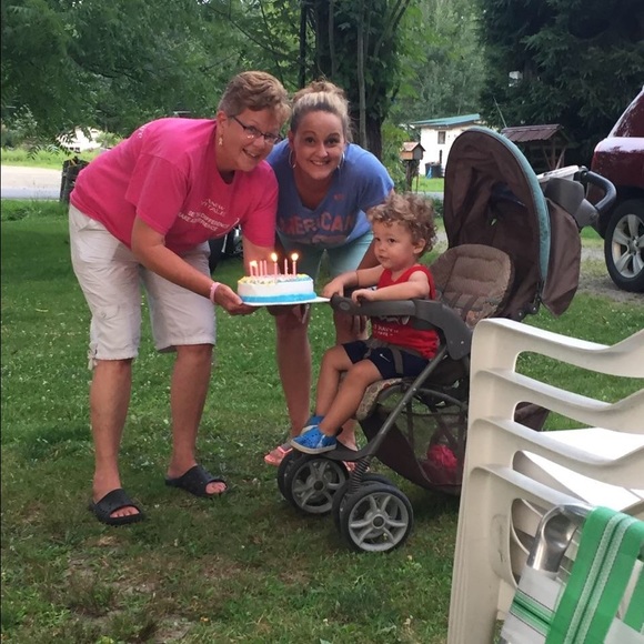 Meet your Posher, Jackie - Picture 2 of 3