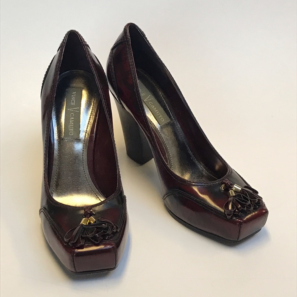 VINCE CAMUTO Minda Burgundy Leather Pumps wTassles