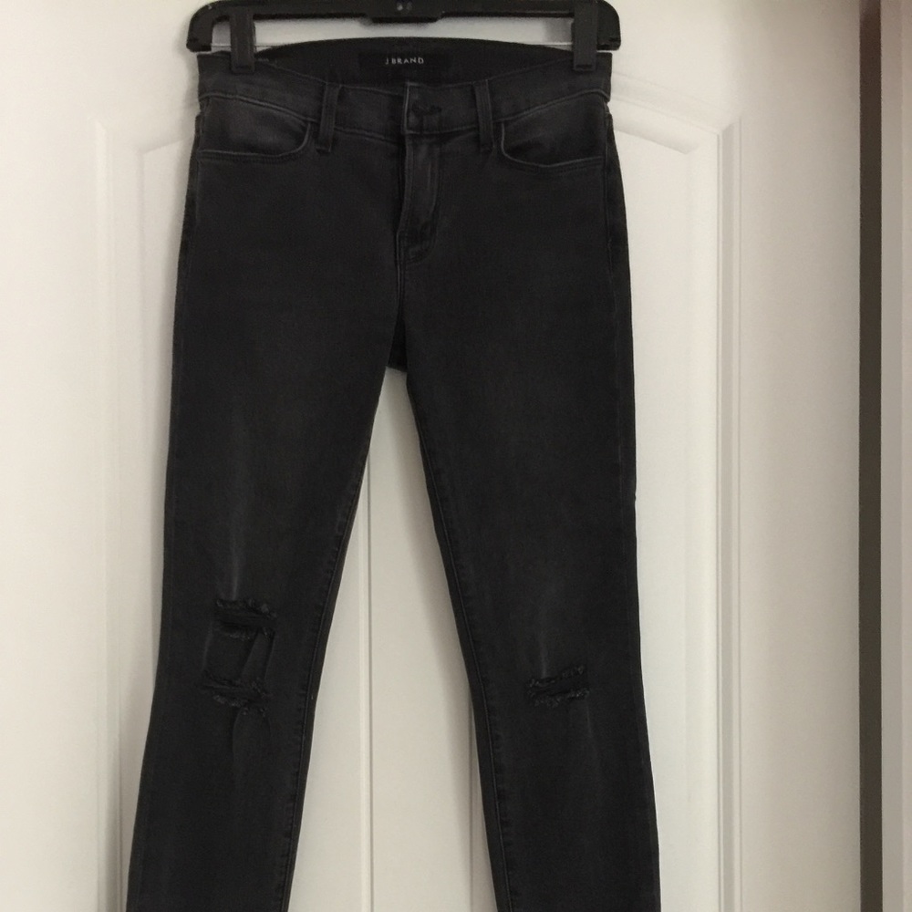 Used Photo Ready Cropped Mid Rise Skinny Jeans