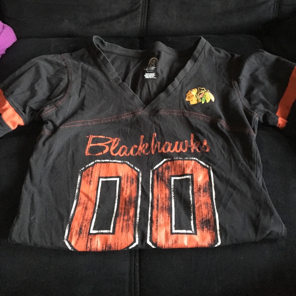 Fitted womens black hawks shirt
