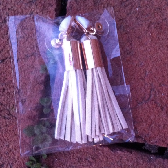 Tassel tan long drop dangle earring new cute - Picture 4 of 4