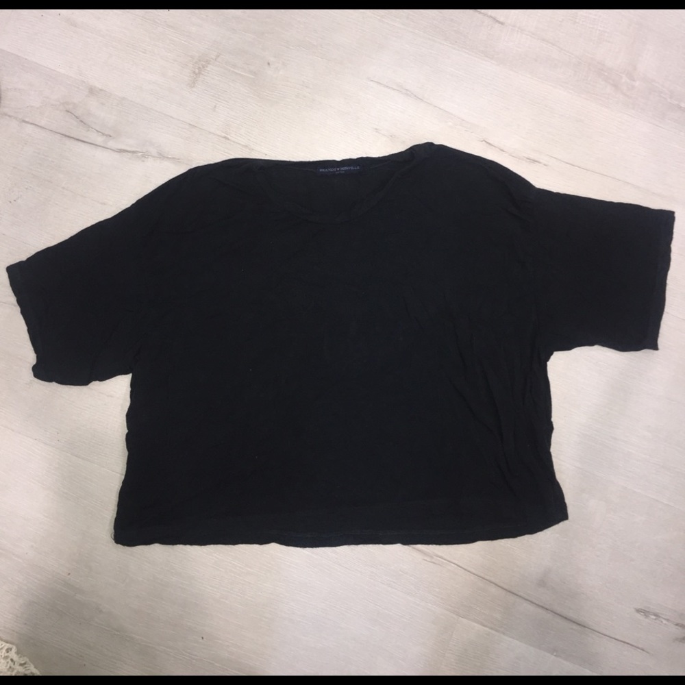 black cropped t