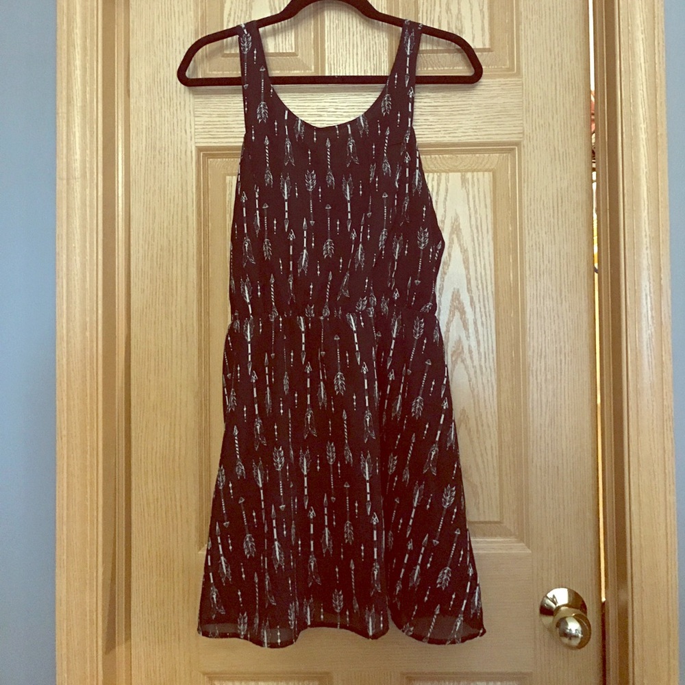 H & M NWT arrow print mini dress