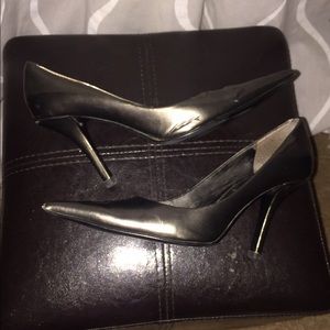 Nine West pewter/silver heels