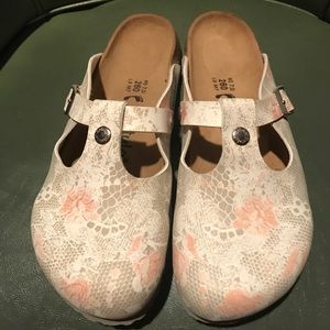 Birkenstock Betula clogs - dusty lace pattern