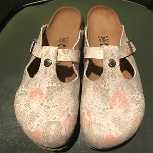 Birkenstock Betula clogs - dusty lace pattern