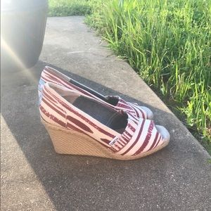 TOMS wedges