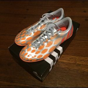 Women's Predito Instinct Indoor Cleats Size 8.5