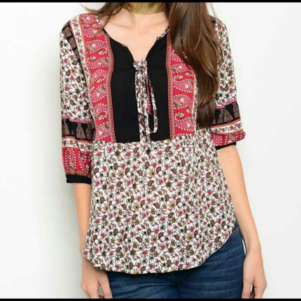 🌺NWT🌺Last One! Paisley Lace Up Top!