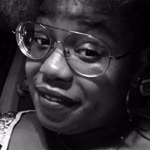 Meet your Posher, Adella