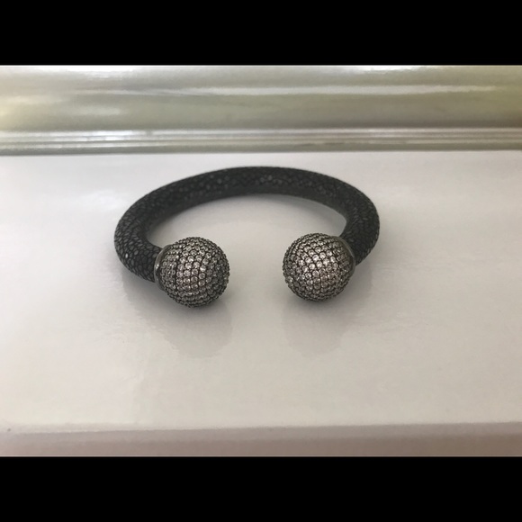 Snakeskin Leather Bracelet - Picture 2 of 4