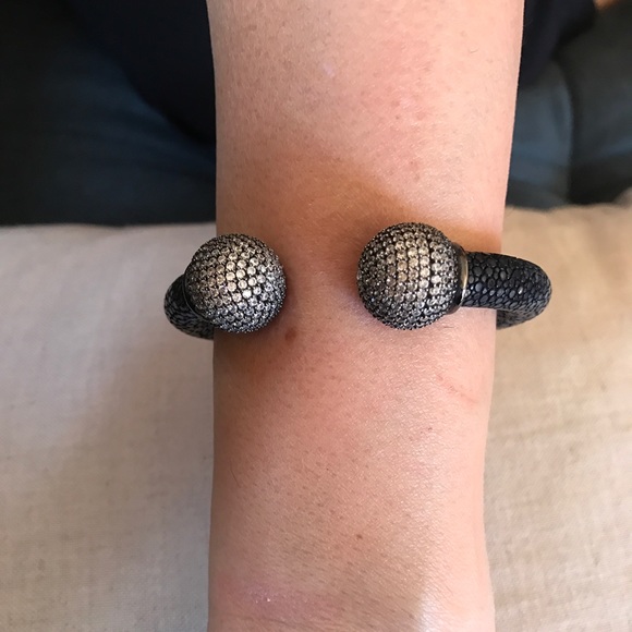 Snakeskin Leather Bracelet - Picture 4 of 4