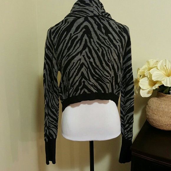 Express Cardigan - Picture 3 of 5