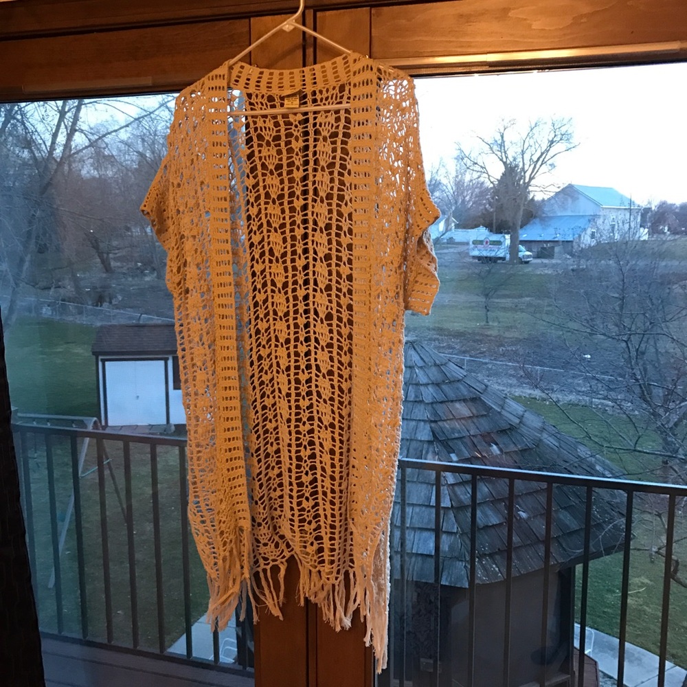 Long crocheted beige top. Size M