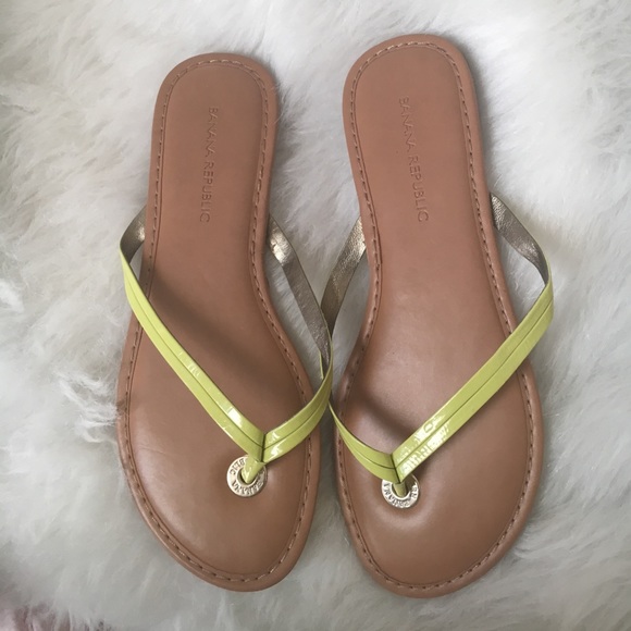 Banana Republic Shoes - Banana Republic Leather "Mazzy" Thong Sandals