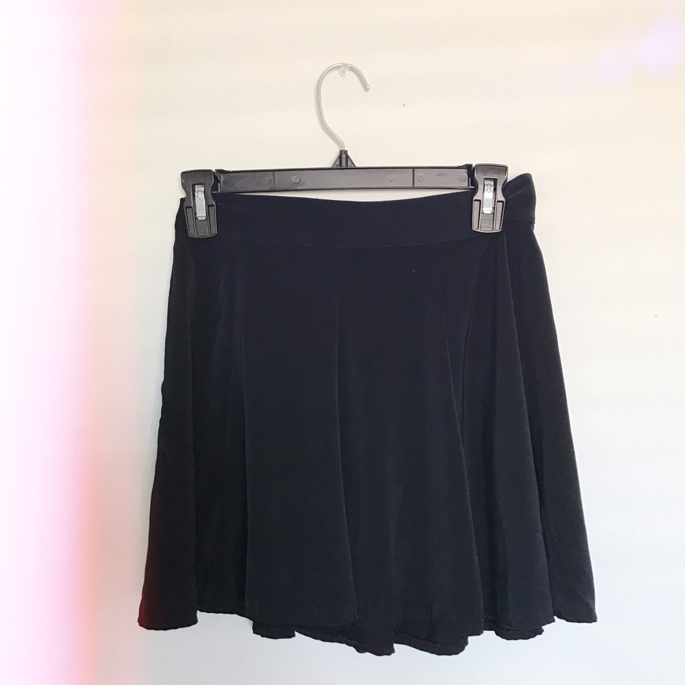 Brandy Melville Black Skirt⚫️
