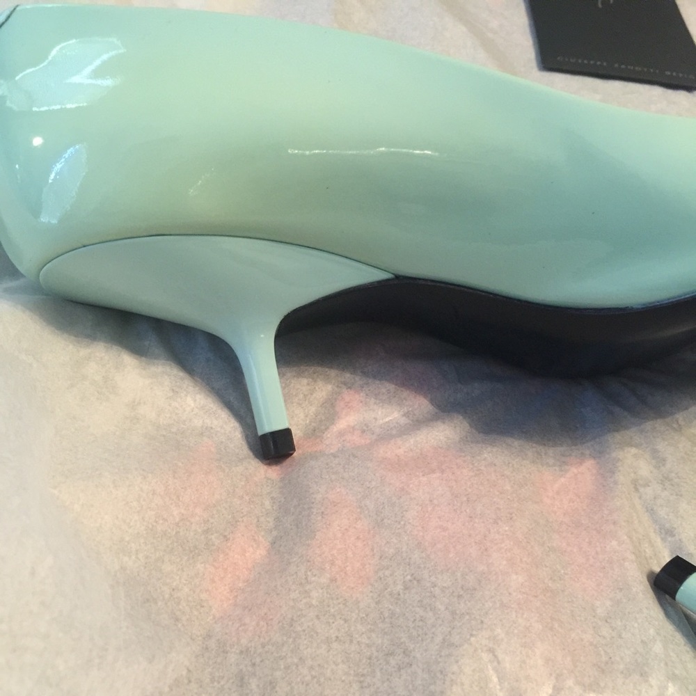 NIB Giuseppe Zanotti pale aqua peeptoe kitten heel - Picture 4 of 8