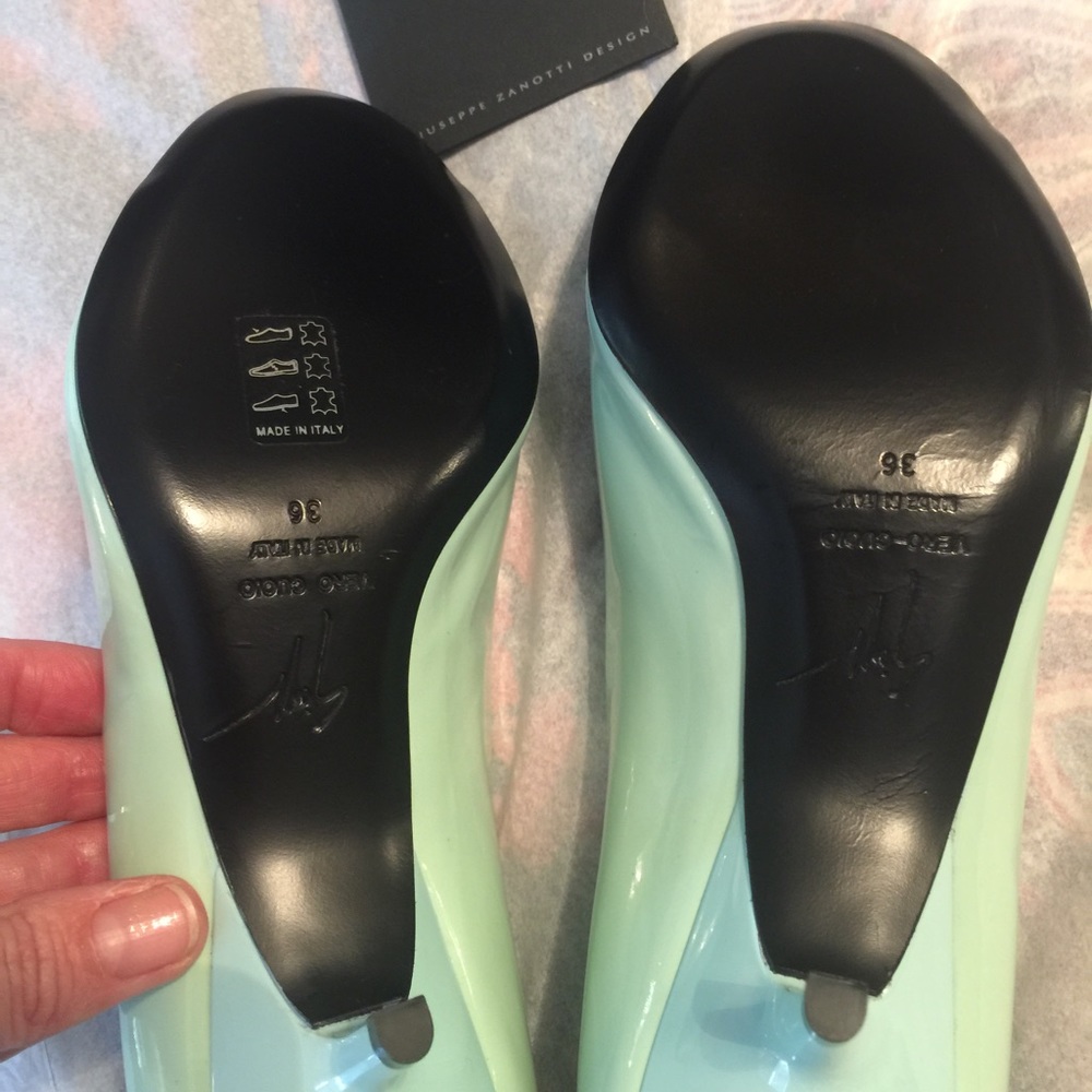 NIB Giuseppe Zanotti pale aqua peeptoe kitten heel - Picture 6 of 8