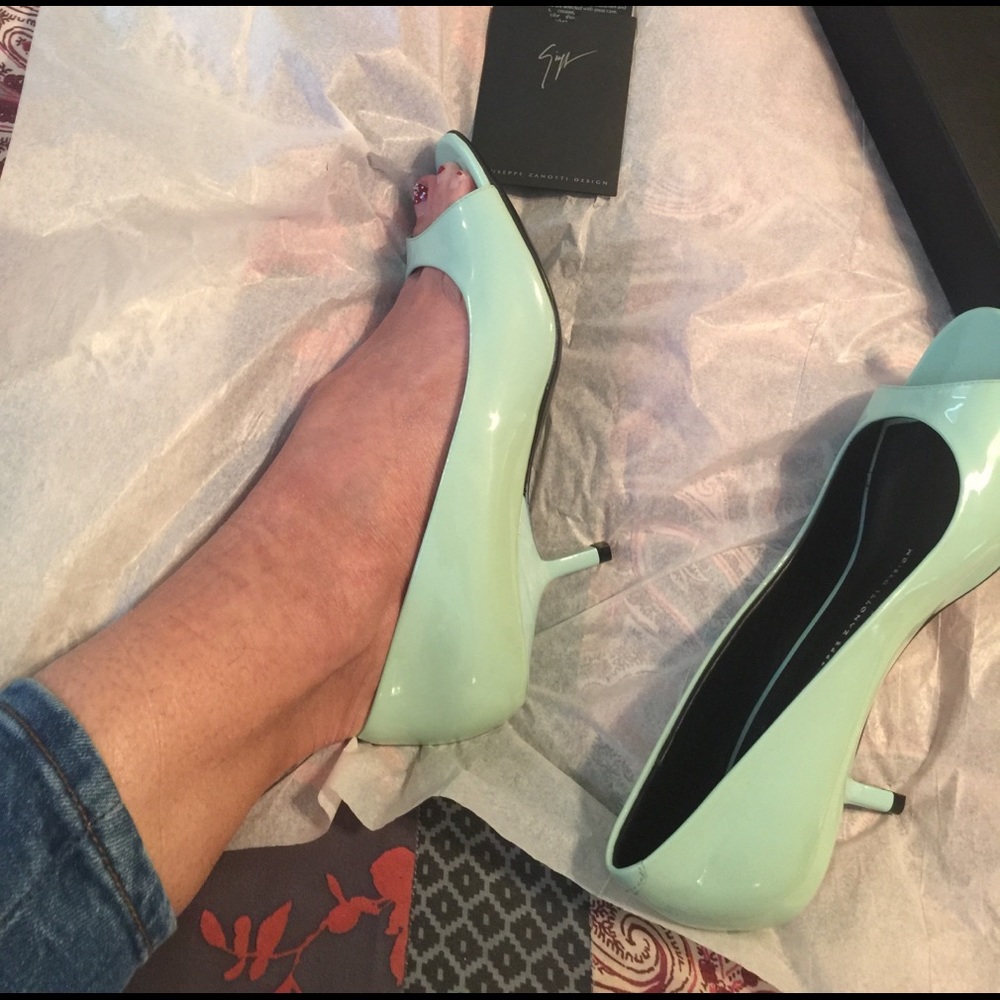 NIB Giuseppe Zanotti pale aqua peeptoe kitten heel - Picture 7 of 8