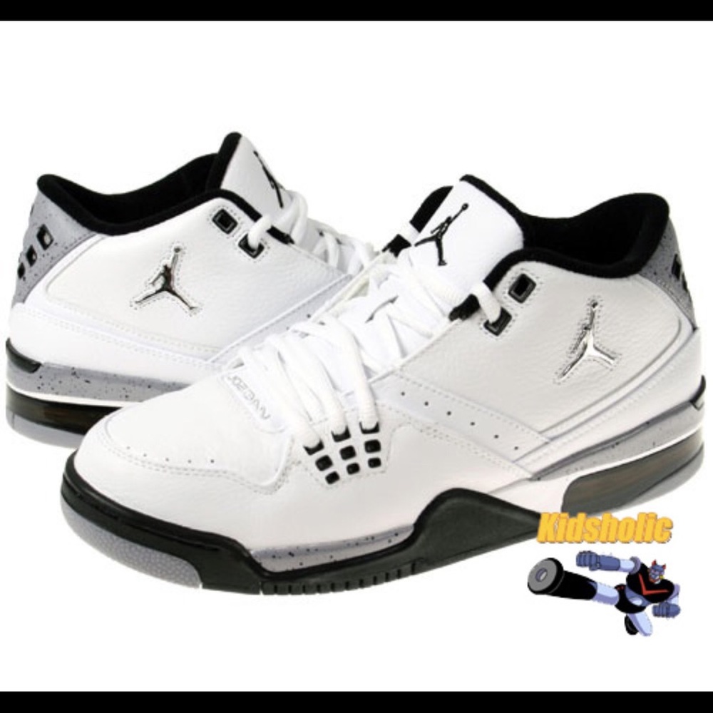 Jordan Flight 23 WHT/MTLLC SLVR-CMNT GRY-BLK