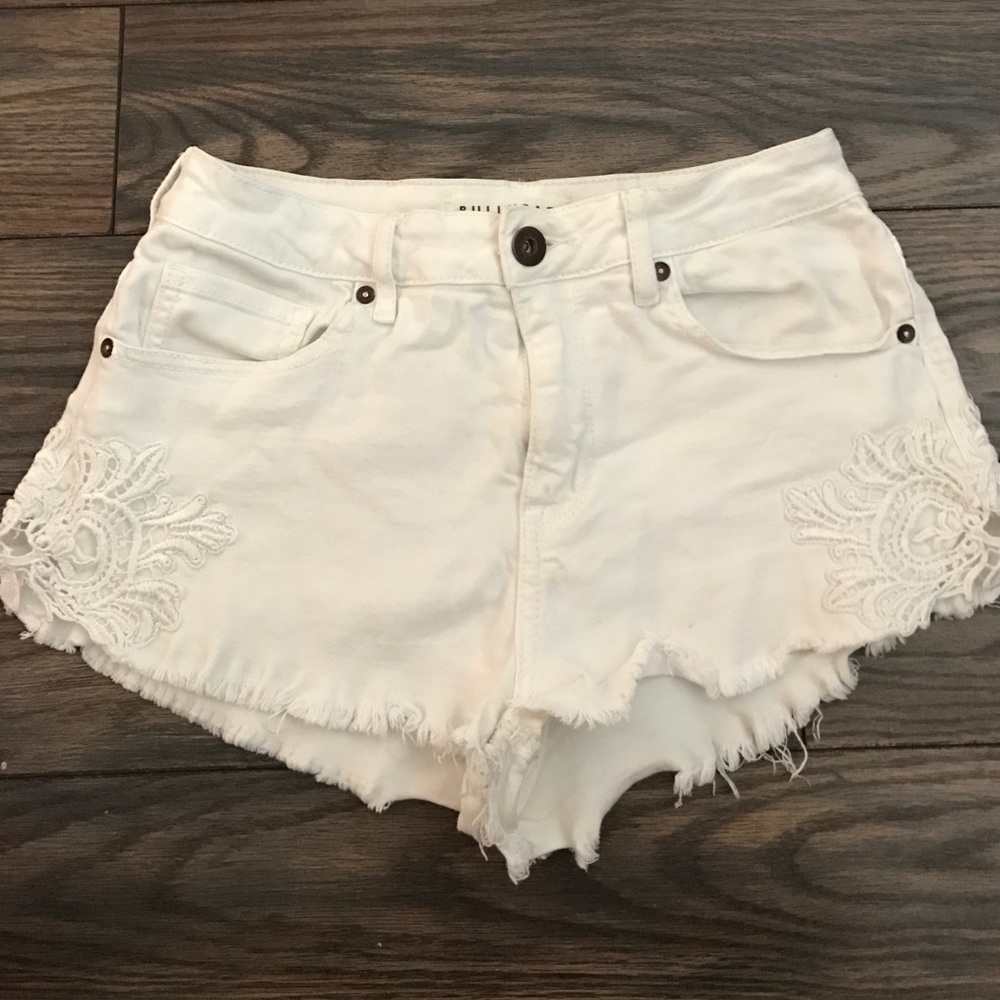 Bullhead (PACSUN) white denim high rise shorts