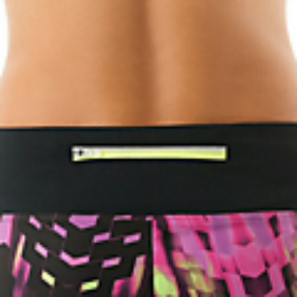🆕Asics Women's Running Everysport Short - Picture 3 of 4