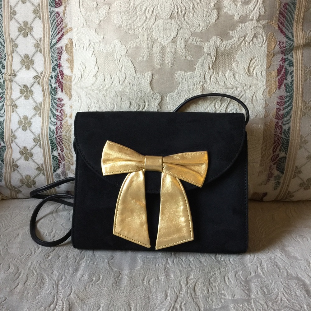Final price 🎉Vintage Albert Nipon suede clutch