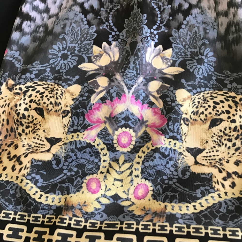 Skirts - Picture 2 of 3