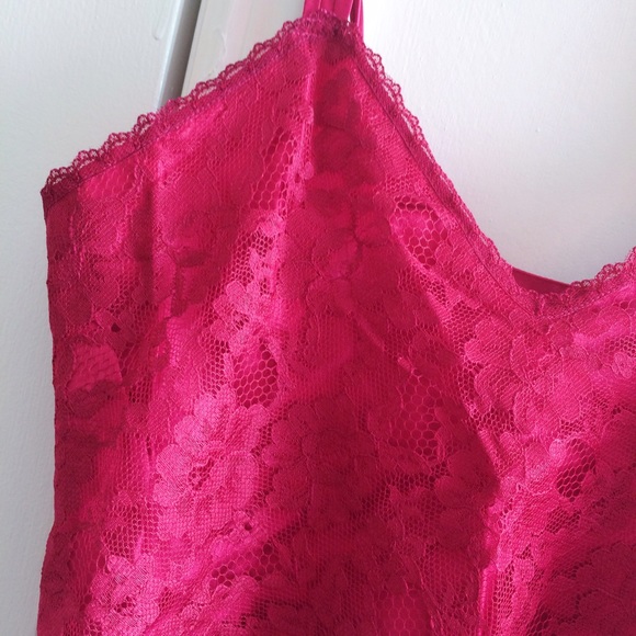 Victoria's Secret Vintage Lace Crop Tank - Picture 2 of 5