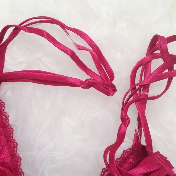 Victoria's Secret Vintage Lace Crop Tank - Picture 4 of 5