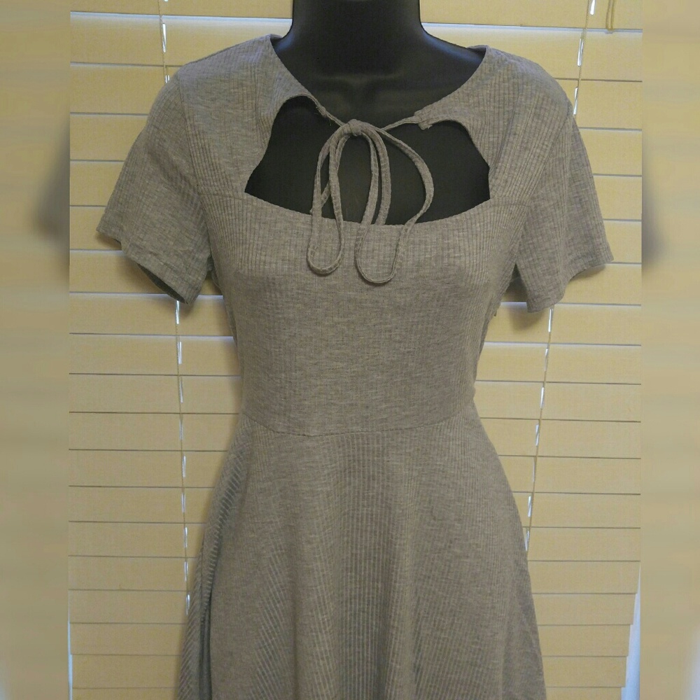 Short grey dress - Picture 5 of 8