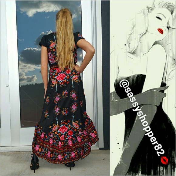 ROMANTIC SPANISH NIGHT DRESS NWOT - Picture 2 of 4