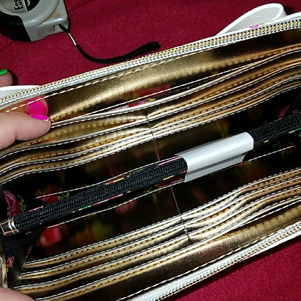 NWT Betsey Johnson large wallet - Picture 5 of 6
