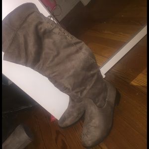 Knee high taupe Suede boots