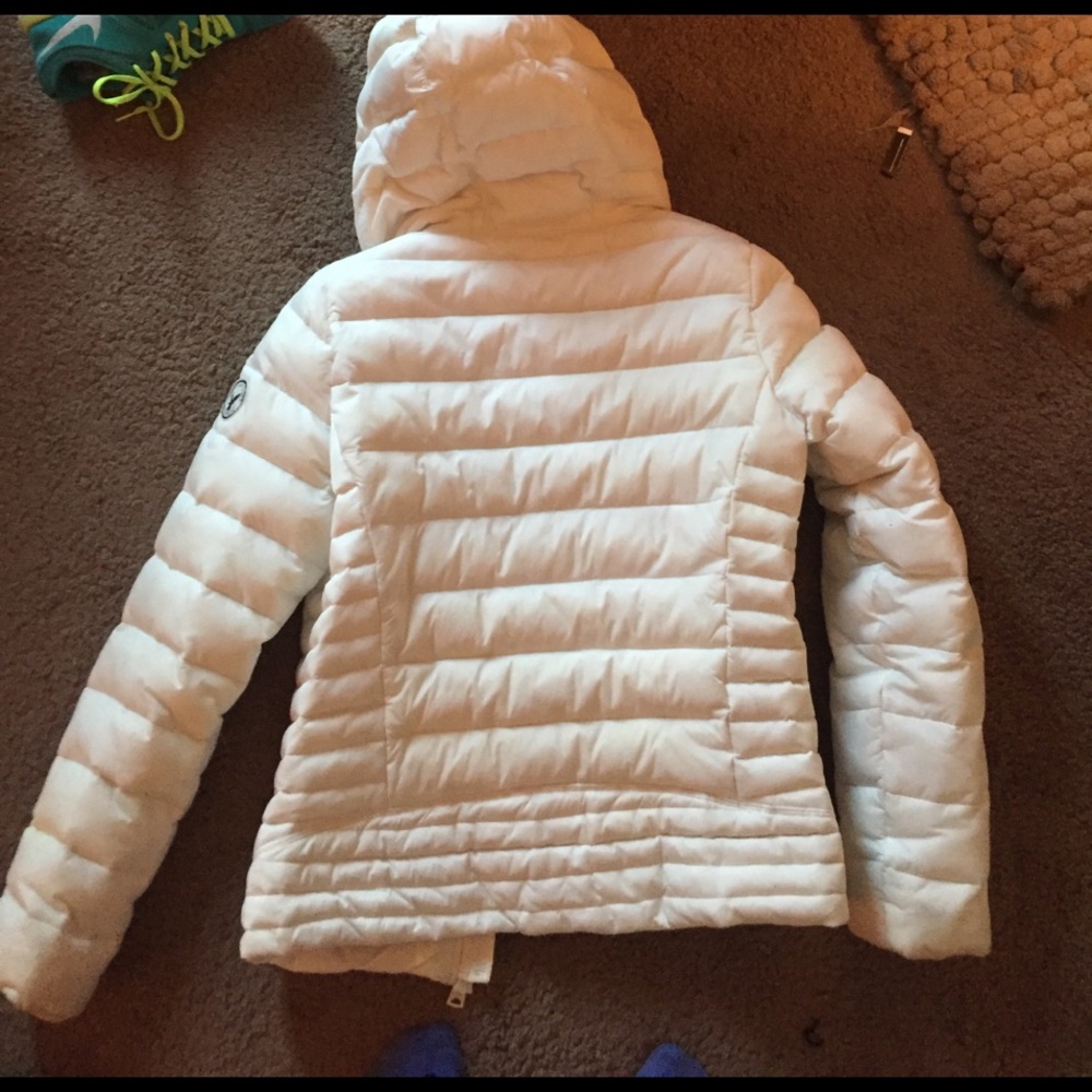 Clothes - Picture 2 of 4